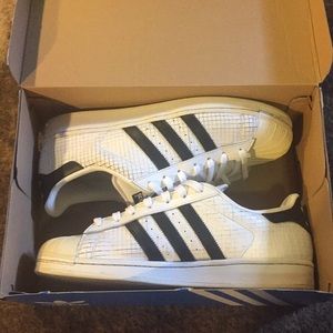 Adidas superstars great condition